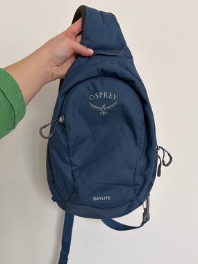 OSPREY Daylite Sling Pack in Navy Blue